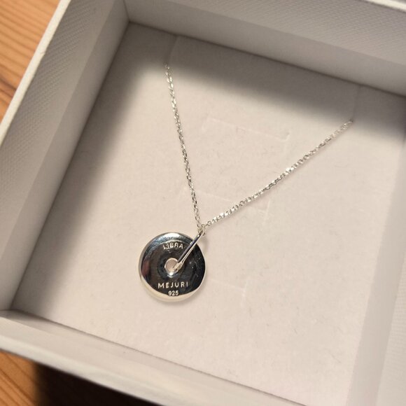 Mejuri - Zodiac Pendant Necklace - Sterling Silver - Libra - Picture 2 of 3